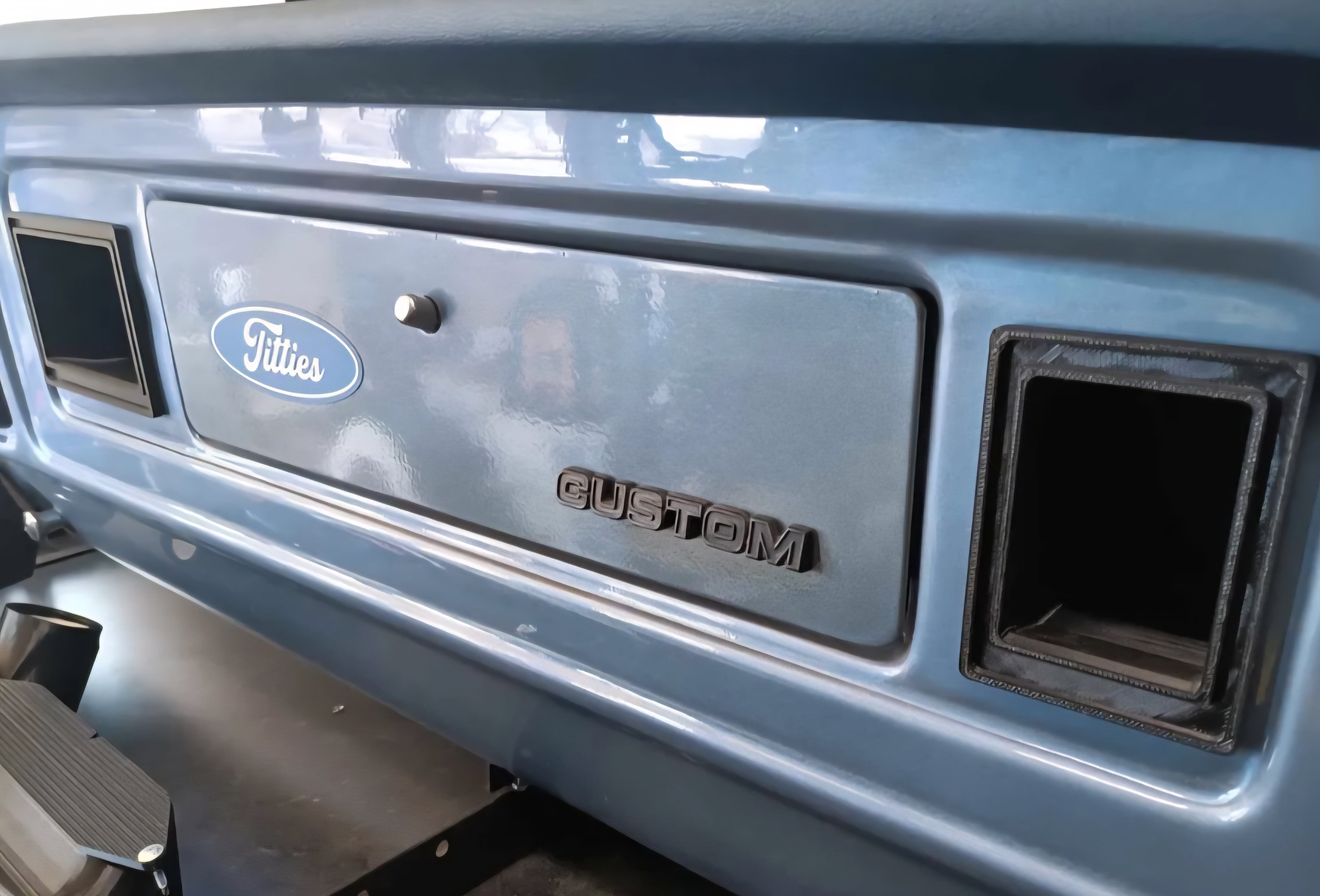 A/C Vent Delete Pocket (PASSENGER SIDE) for 1973-1979 Dentside Ford Trucks and 1978-1979 Ford Bronco